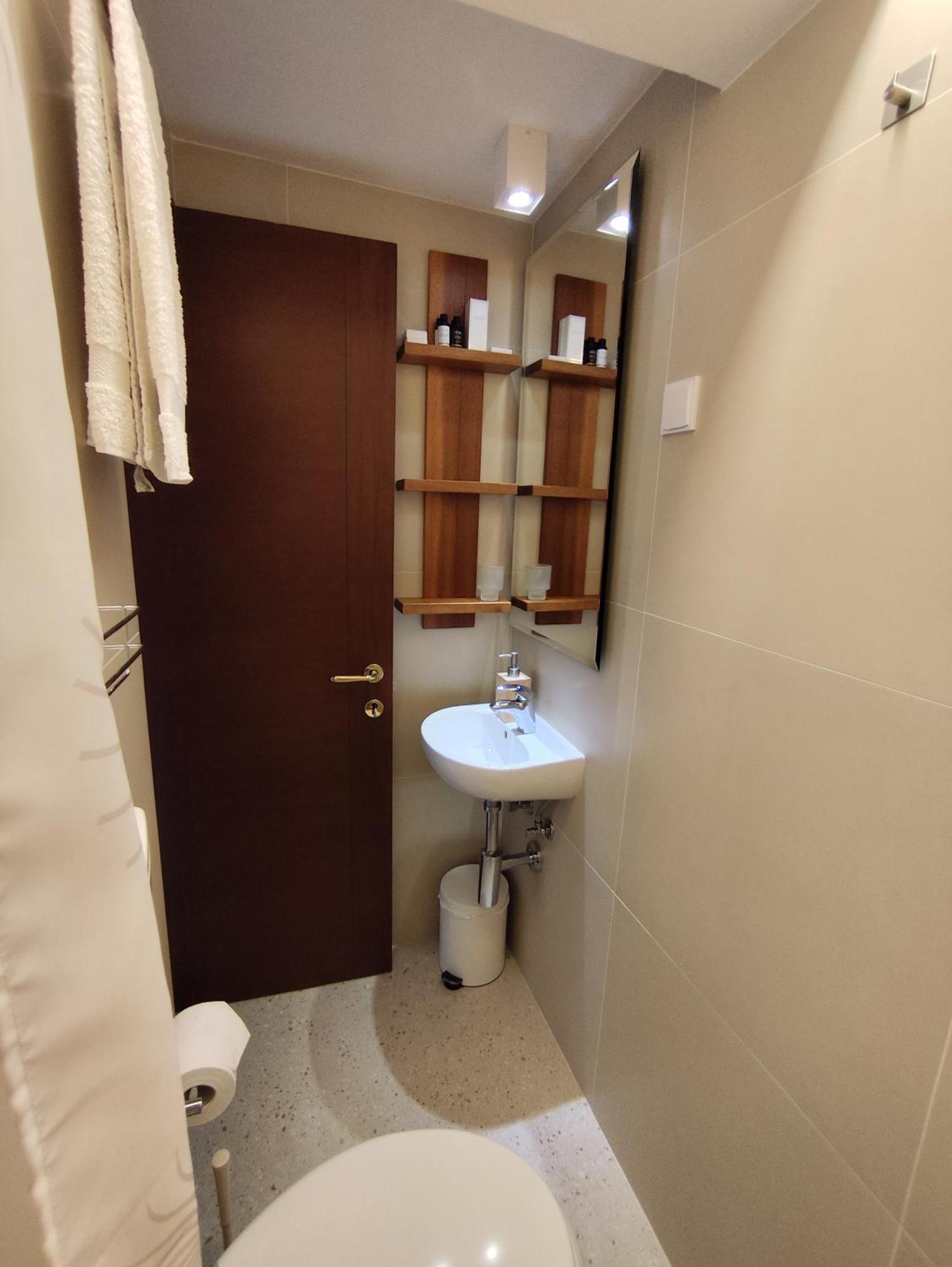 Guest House Jedro Petrovac الغرفة الصورة