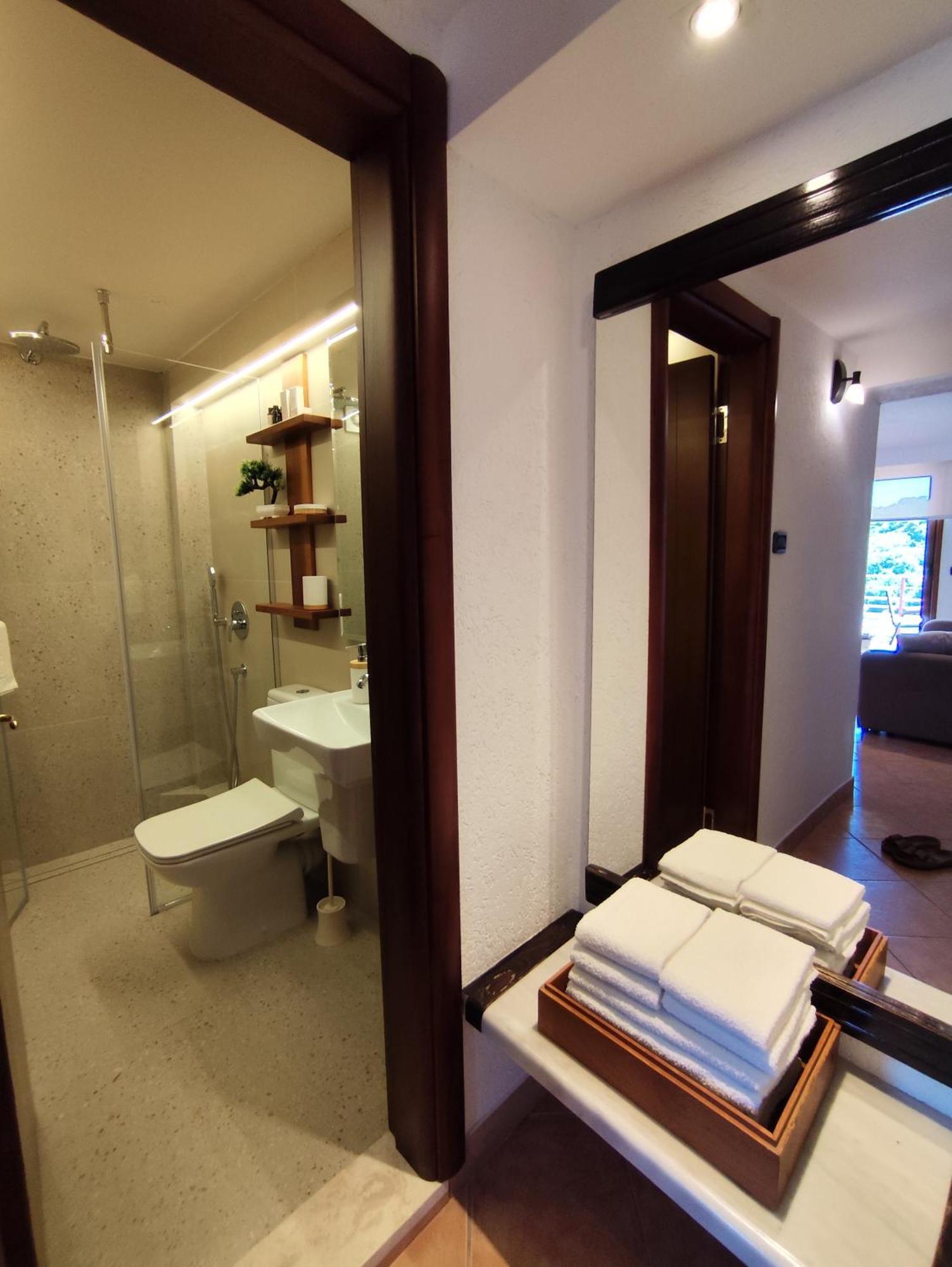 Guest House Jedro Petrovac الغرفة الصورة