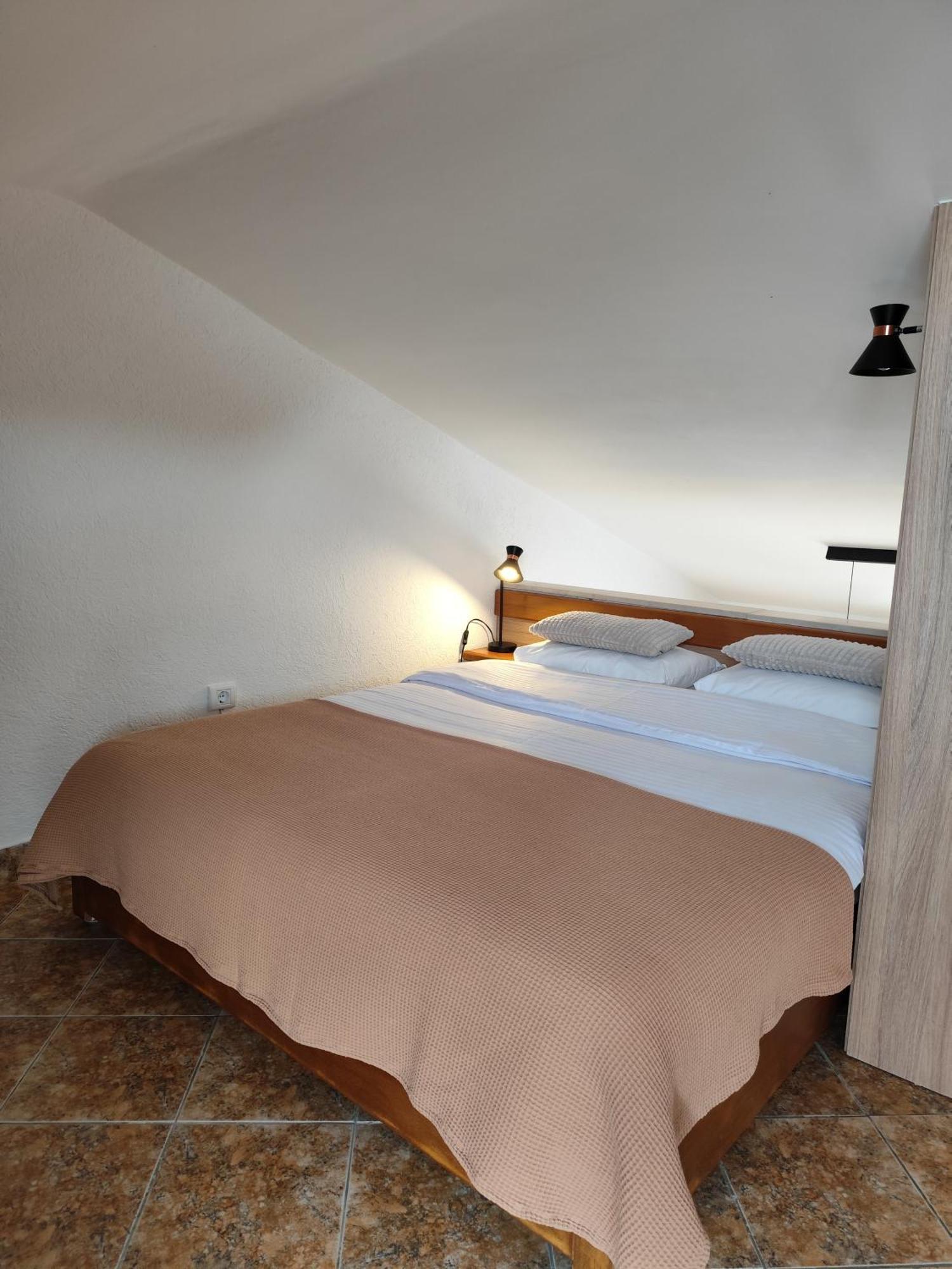Guest House Jedro Petrovac المظهر الخارجي الصورة