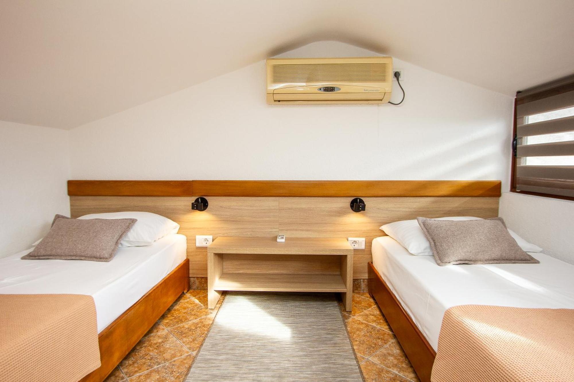 Guest House Jedro Petrovac المظهر الخارجي الصورة