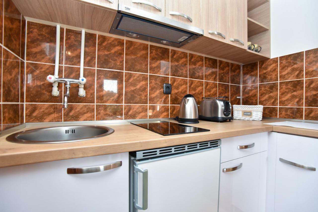 Guest House Jedro Petrovac المظهر الخارجي الصورة